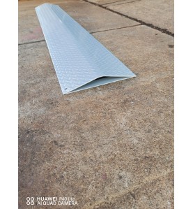 Rampă de Protecție Cabluri din Tablă Striată – Producție Lord Tools